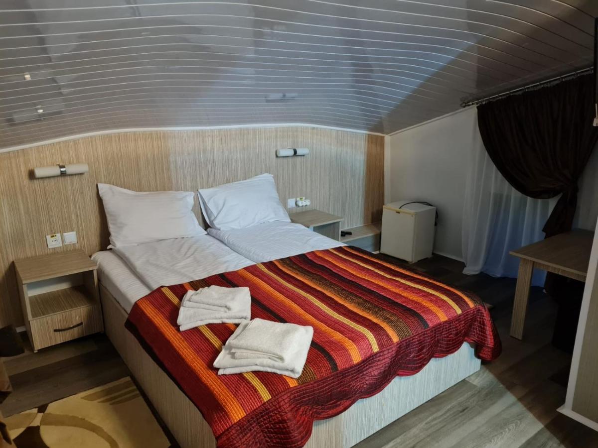Hotel Plutitor Casa Pescarilor Sulina سولينا المظهر الخارجي الصورة