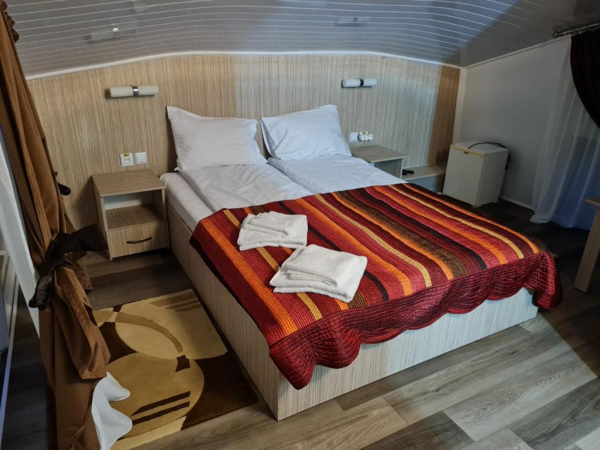 Hotel Plutitor Casa Pescarilor Sulina سولينا المظهر الخارجي الصورة
